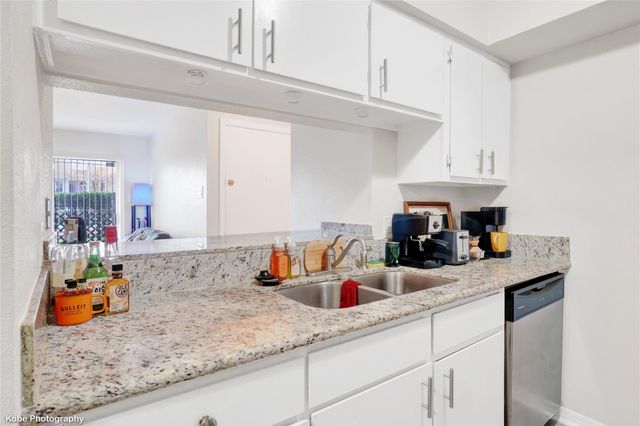 2800 Jeanetta Street 1013, Houston, TX 77063