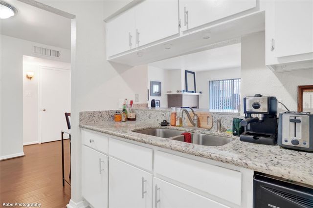 2800 Jeanetta Street 1013, Houston, TX 77063