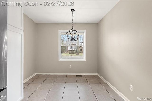 6885 Aeroview Street, West Bloomfield, MI 48324