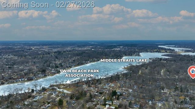 6885 Aeroview Street, West Bloomfield, MI 48324