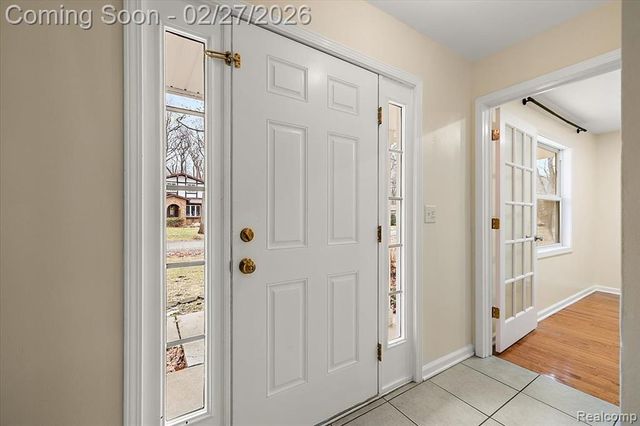 6885 Aeroview Street, West Bloomfield, MI 48324