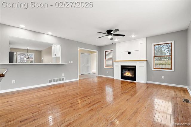 6885 Aeroview Street, West Bloomfield, MI 48324