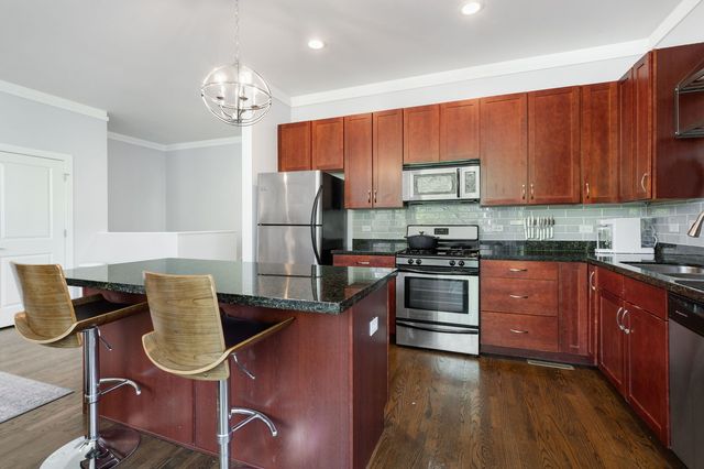 2065 N Kedzie Avenue 104, Chicago, IL 60647