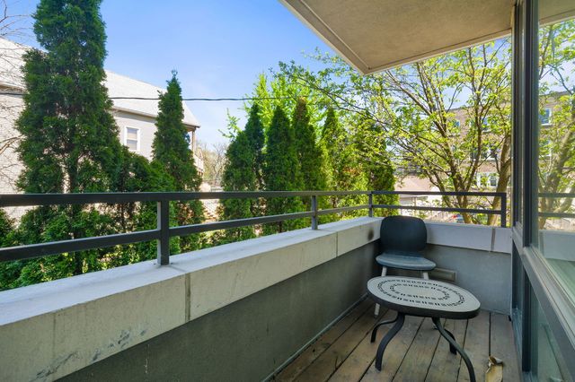 2065 N Kedzie Avenue 104, Chicago, IL 60647