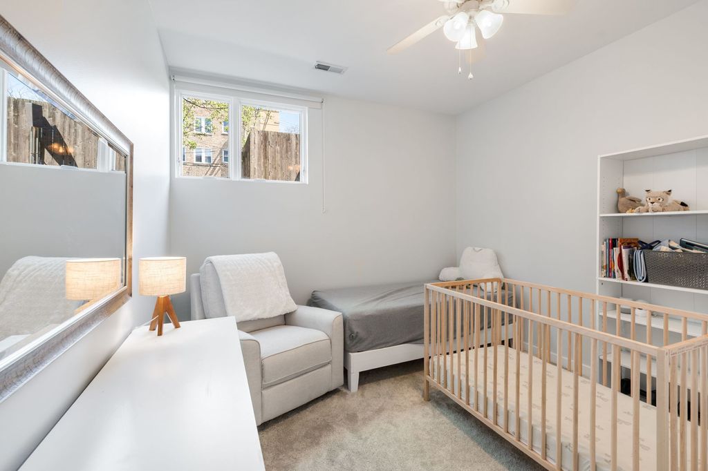 Image 12 of property listing at 2065 N Kedzie Avenue 104, Chicago, IL 60647