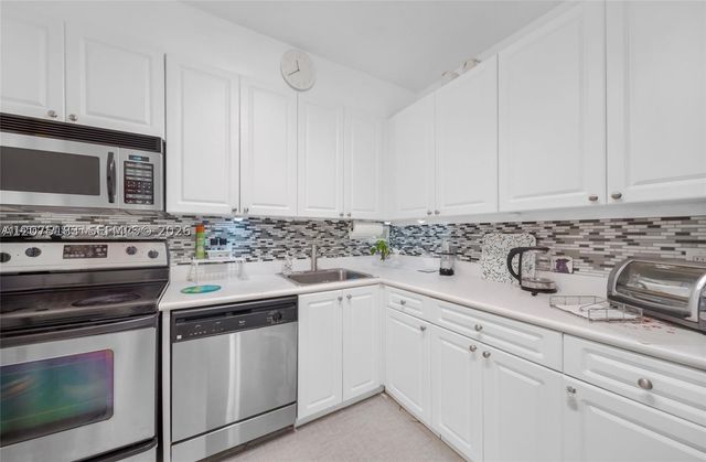 1455 N Treasure Dr 6A, North Bay Village, FL 33141