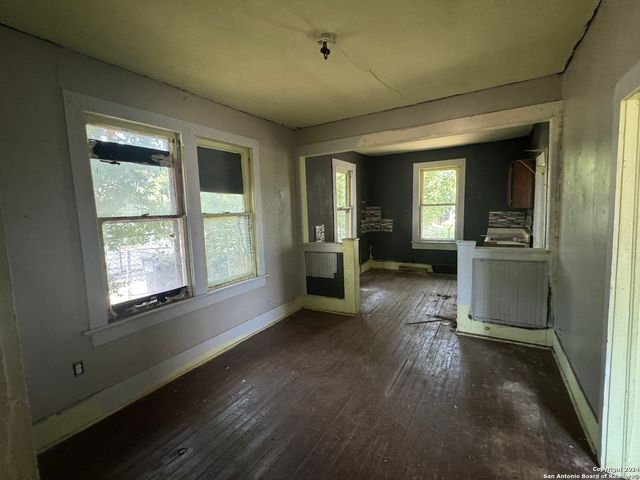 419 Rivas, San Antonio, TX 78207