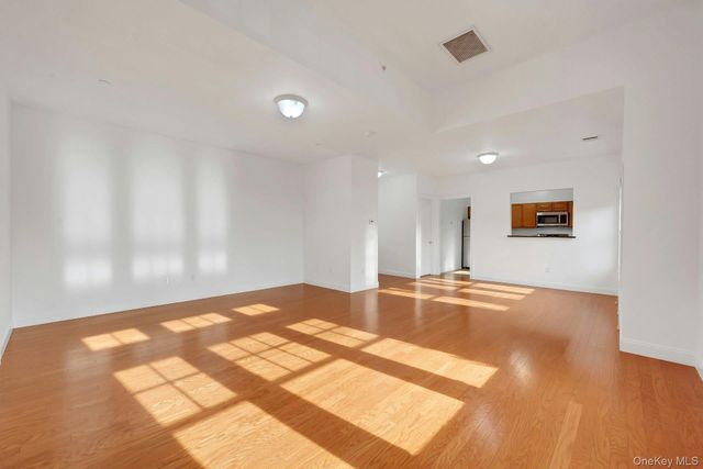 400 Main Street 5, Armonk, NY 10504