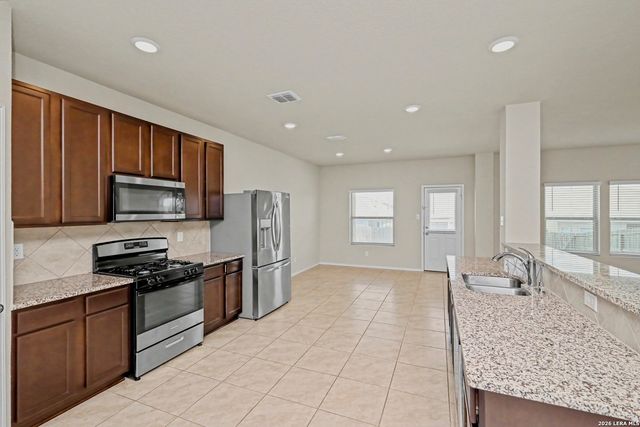 5602 Daniel Way, St Hedwig, TX 78152