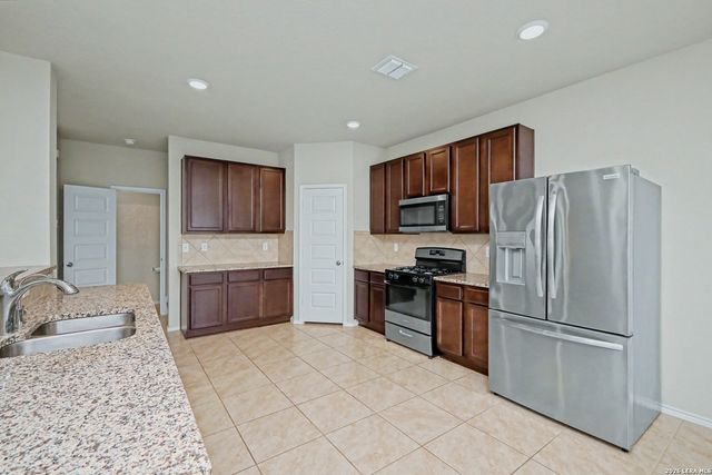 5602 Daniel Way, St Hedwig, TX 78152