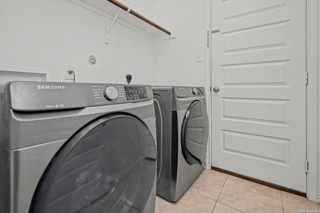 5602 Daniel Way, St Hedwig, TX 78152