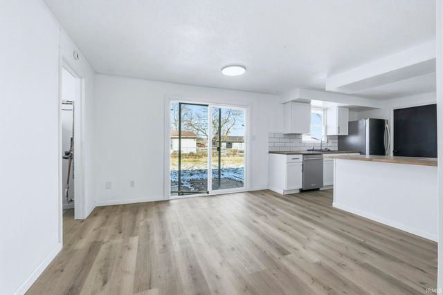 22331 Maple Lane, Woodburn, IN 46797