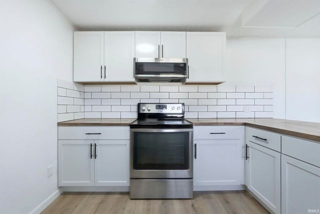 22331 Maple Lane, Woodburn, IN 46797