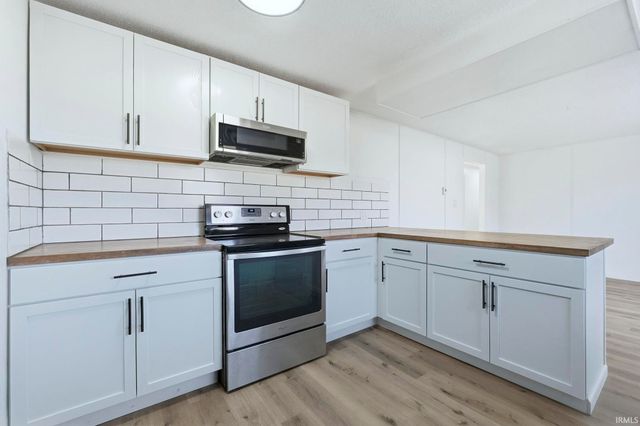 22331 Maple Lane, Woodburn, IN 46797