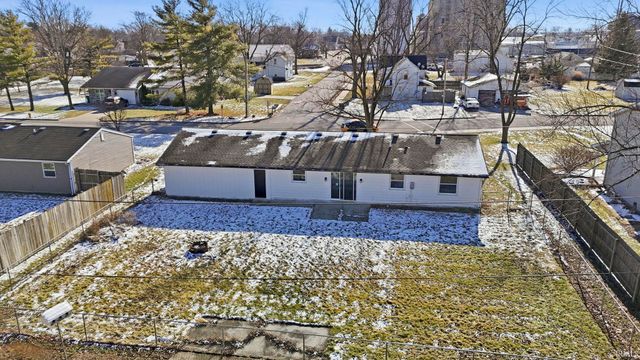 22331 Maple Lane, Woodburn, IN 46797