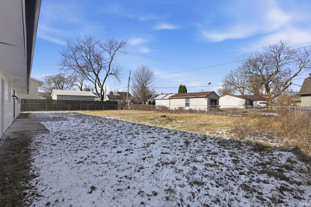 22331 Maple Lane, Woodburn, IN 46797