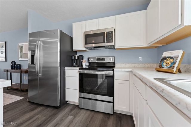 182 Captain Trail, Seville, OH 44273