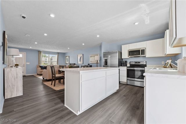 182 Captain Trail, Seville, OH 44273