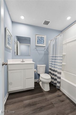 182 Captain Trail, Seville, OH 44273