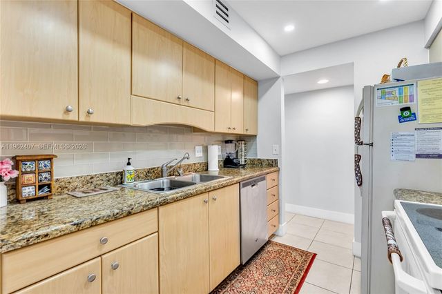 8025 NW 15th Mnr 8025, Plantation, FL 33322