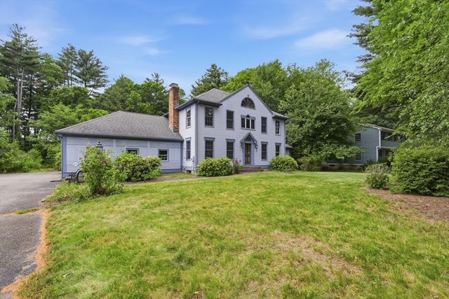 31 Shirley St, Wilbraham, MA 01095