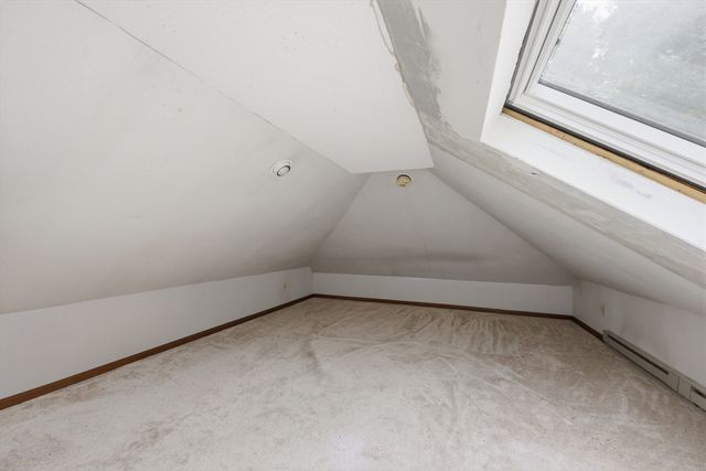 31 Shirley St, Wilbraham, MA 01095