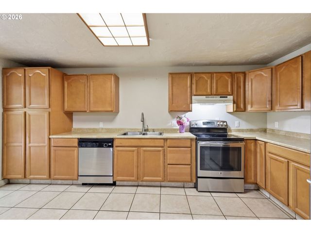 485 21ST St, Springfield, OR 97477