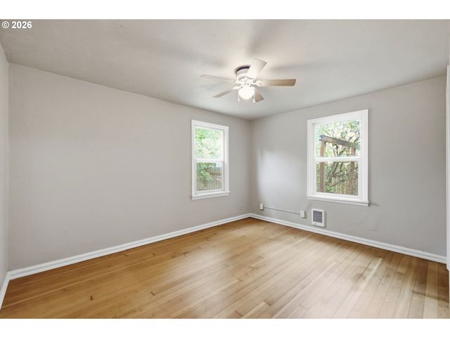 485 21ST St, Springfield, OR 97477