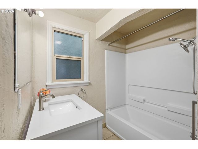 485 21ST St, Springfield, OR 97477