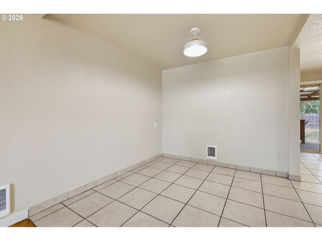 485 21ST St, Springfield, OR 97477