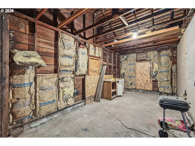 485 21ST St, Springfield, OR 97477