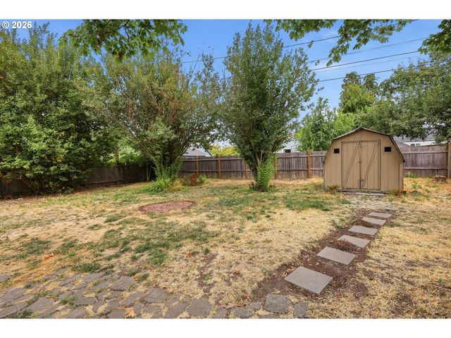 485 21ST St, Springfield, OR 97477