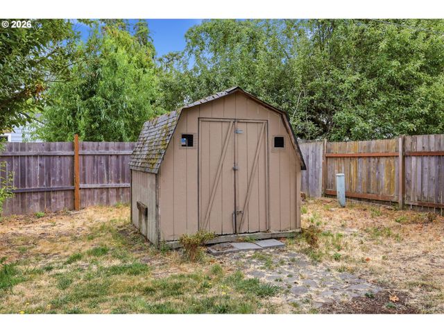 485 21ST St, Springfield, OR 97477