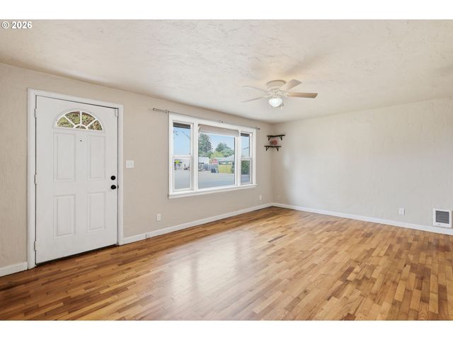 485 21ST St, Springfield, OR 97477