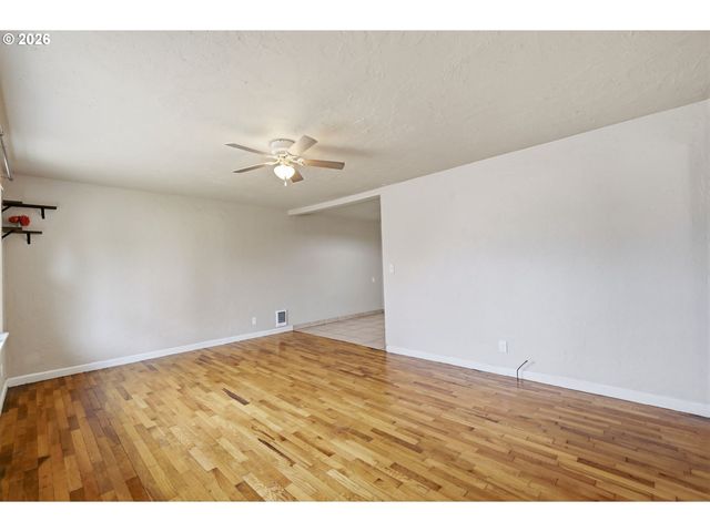 485 21ST St, Springfield, OR 97477