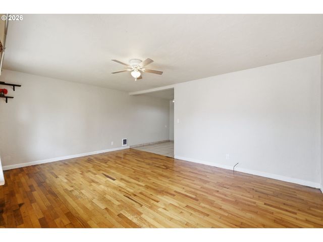 485 21ST St, Springfield, OR 97477