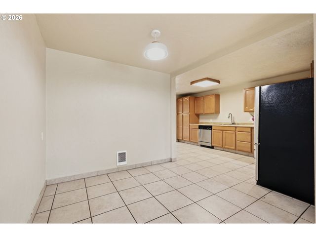 485 21ST St, Springfield, OR 97477