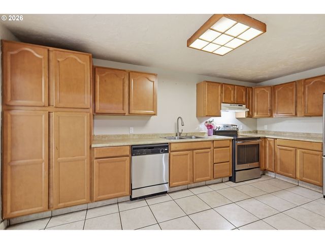 485 21ST St, Springfield, OR 97477
