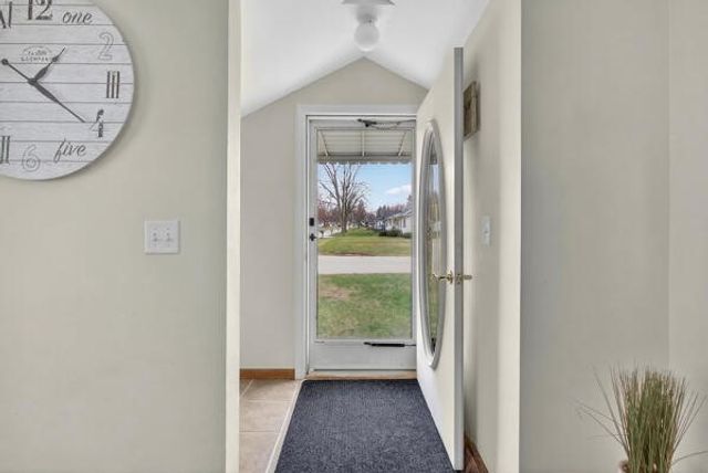 3020 Chippewa Trail, Jackson, MI 49202