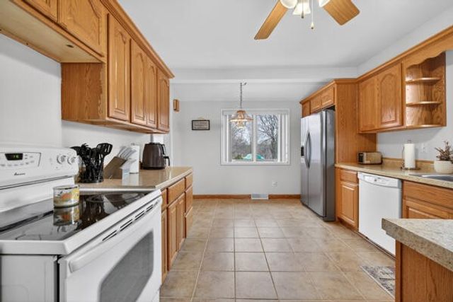 3020 Chippewa Trail, Jackson, MI 49202