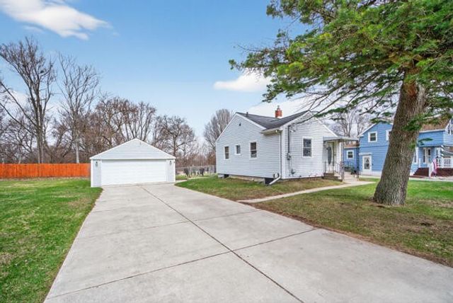 3020 Chippewa Trail, Jackson, MI 49202