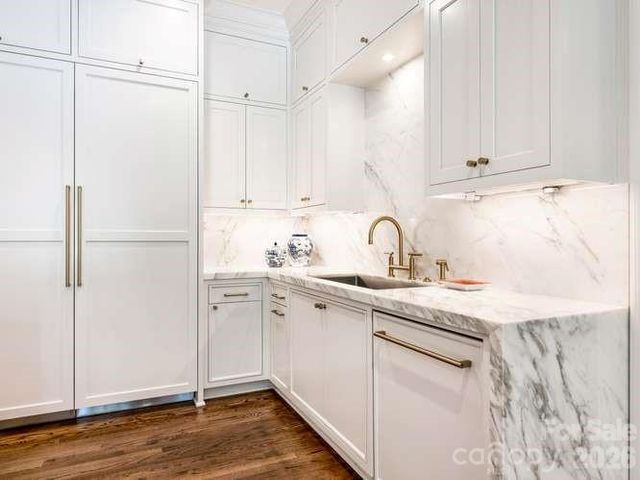1811 Queens Road W, Charlotte, NC 28207