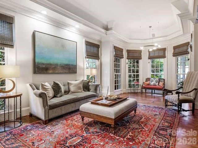 1811 Queens Road W, Charlotte, NC 28207