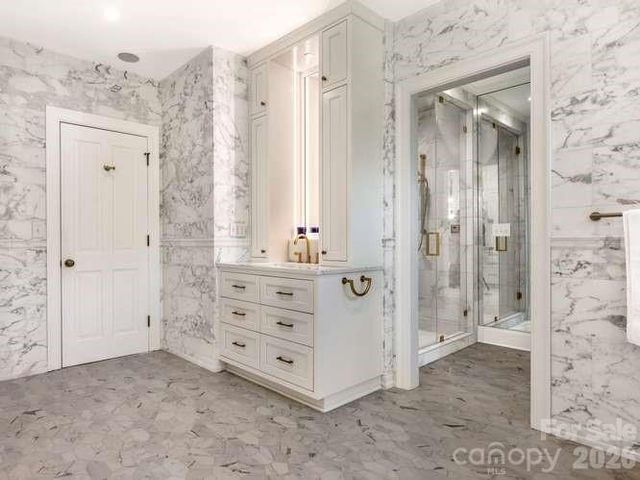 1811 Queens Road W, Charlotte, NC 28207