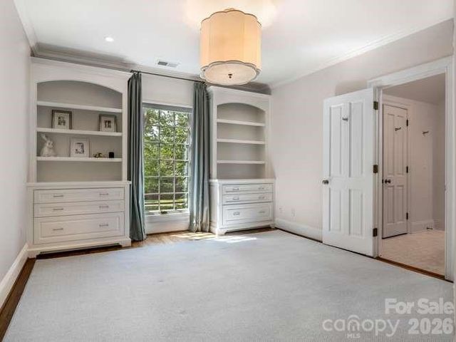 1811 Queens Road W, Charlotte, NC 28207