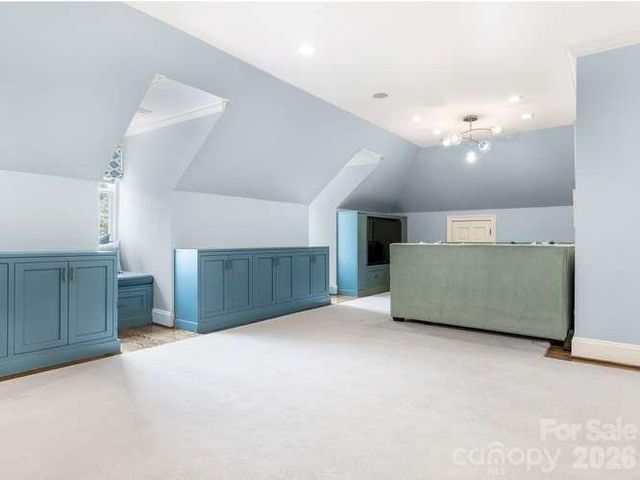 1811 Queens Road W, Charlotte, NC 28207