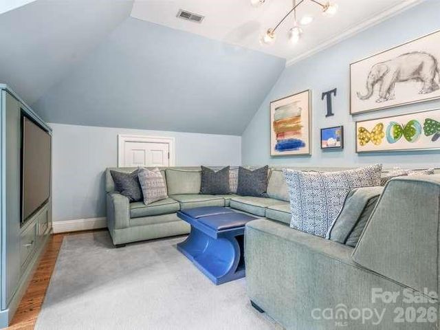1811 Queens Road W, Charlotte, NC 28207