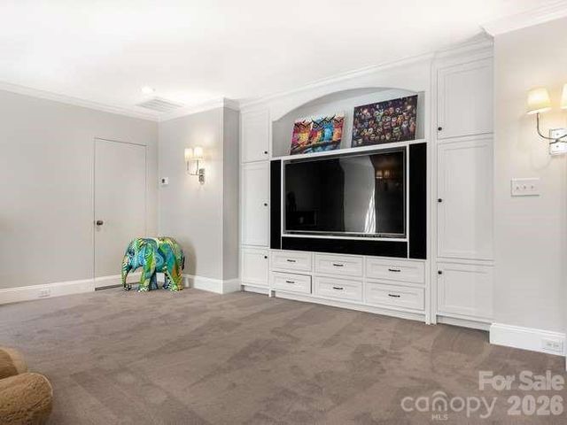 1811 Queens Road W, Charlotte, NC 28207