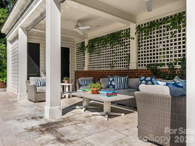 1811 Queens Road W, Charlotte, NC 28207