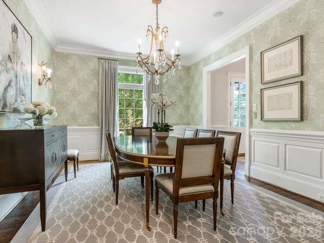 1811 Queens Road W, Charlotte, NC 28207